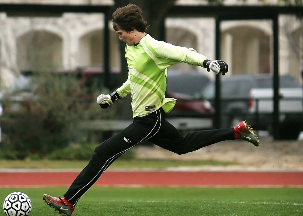 soccer goal keeper player kick 159516